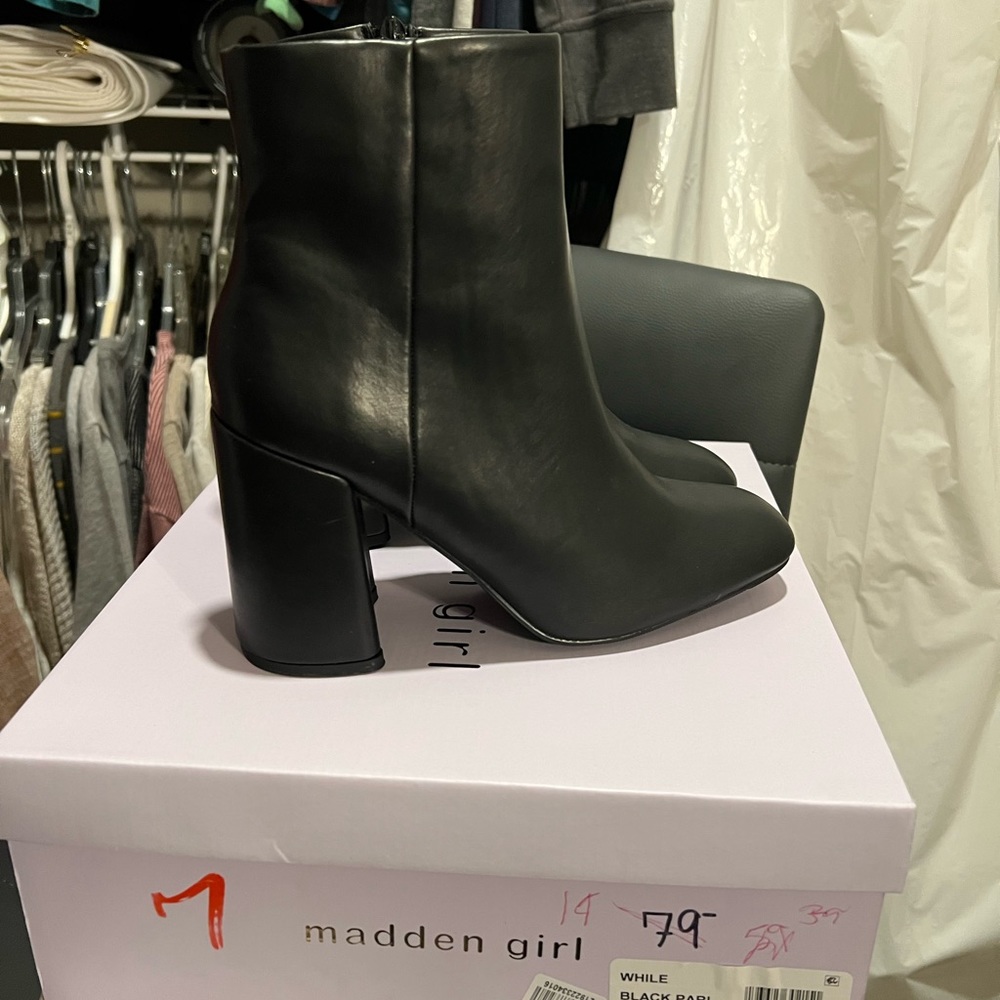Black Boots